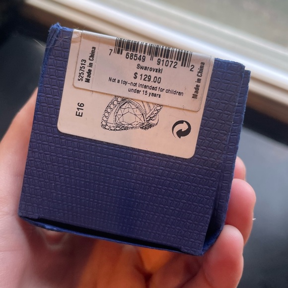 💍Swarovski Crysini Ring Set (SIZE 4!!!!) ✨ - Picture 5 of 7